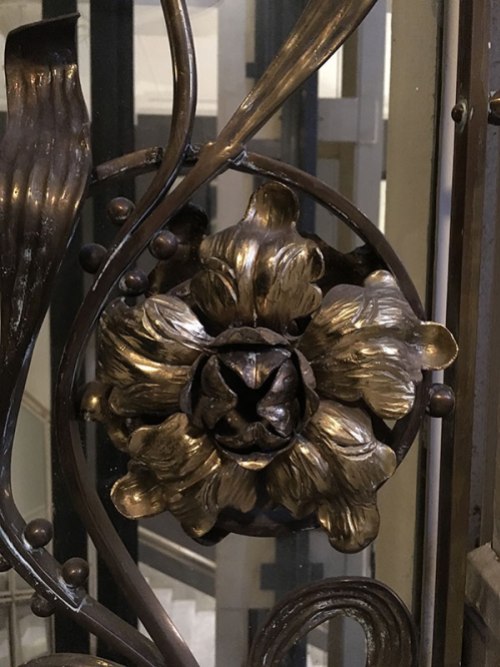 Ornament z klatki schodowej "Hotelu Bristol", fot. Paweł Wroński